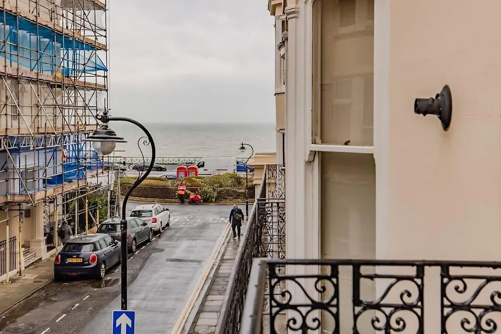 Beautiful Sea View I Spacious One Bed Room Flat I Sleep 4 Guests Bp2 브라이턴